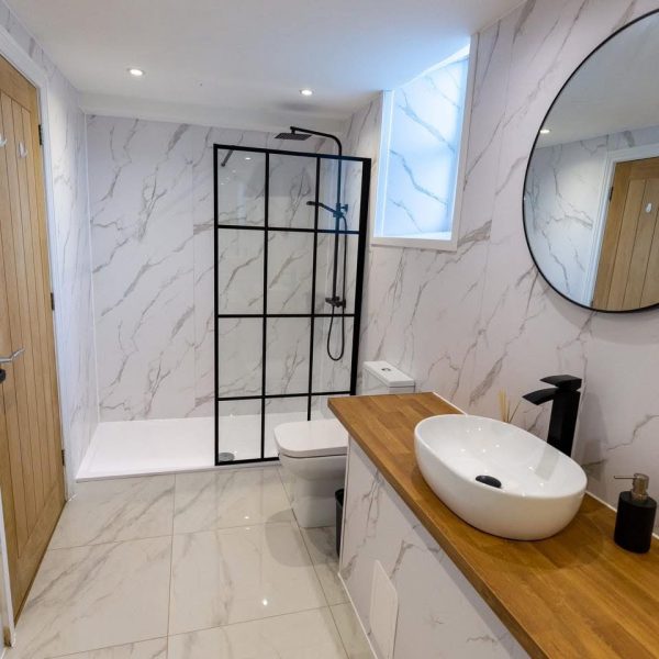 🏡✨ WIN A 2-NIGHT LUXURY STAY AT MOORSHOLM VIEW – SLEEPS 12 ✨🏡 Any available dates in 2026📆