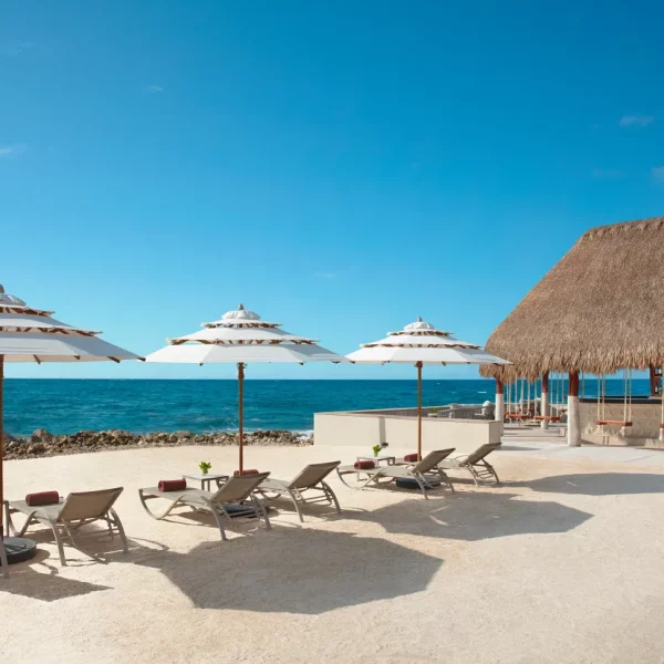 🌴 Win a 7 Night Luxury 5★ Mexico Holiday for up to 4 people! 🇲🇽✈️